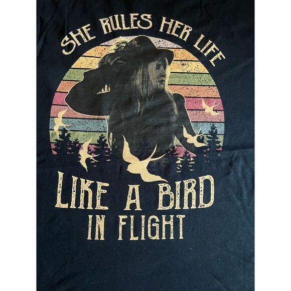 She Rules Her Life Like A Bird In Flight Black Short Sleeve  Women Tees Size 2XL - Picture 1 of 5